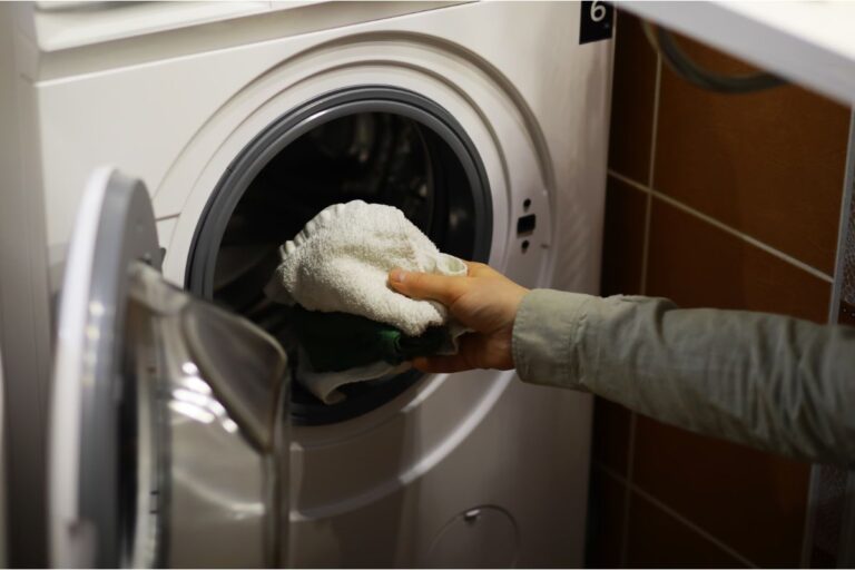 How to Clean a Washing Machine (Front and Top Load)